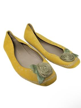 NWOT CARESSA Suede Leather Baller Flats 7